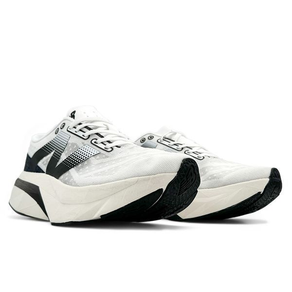 Кросівки New Balance FuelCell Rebel V4 White Black MFCXWB фото