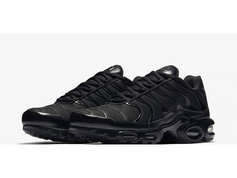 Кросівки чоловічі Nike Air Max Plus Triple Black 604133-050 фото