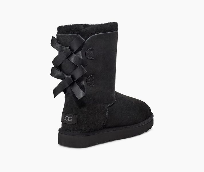 Уггі жіночі UGG Short Bailey Bow Classic 2 Black 1016225-BLK фото