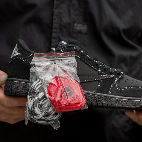 Кросівки Nike Jordan 1 Retro Low OG SP Travis Scott Black Phantom DM7866-001 фото