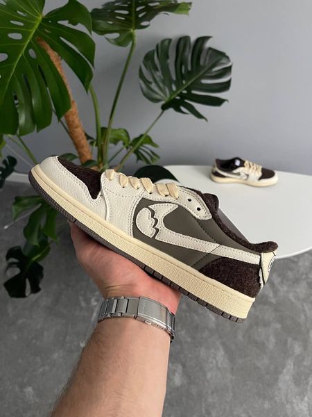 Кросівки Nike Labubu x Cactus Jack Customs Chaos Loading DM7897-763 фото