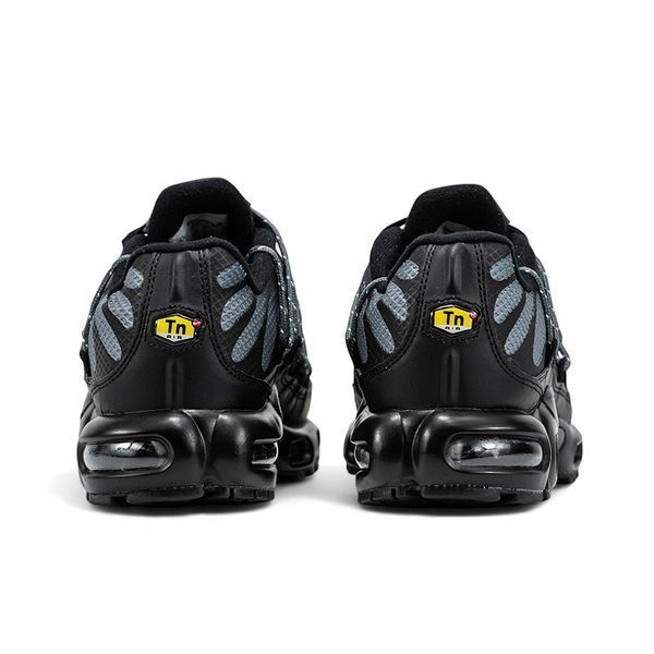 Кросівки чоловічі Nike Air Max TN Plus Toggle Grey Black FZ2770-001 фото