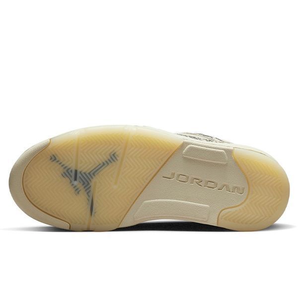 Кросівки Nike Air Jordan 5 Retro Low Expression DA8016-100 фото