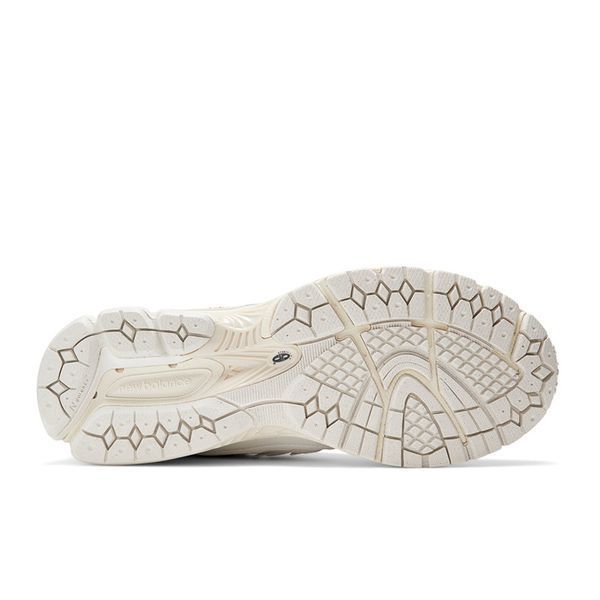 Кросівки New Balance 1906D Protection Pack White Turtledove M1906DE фото