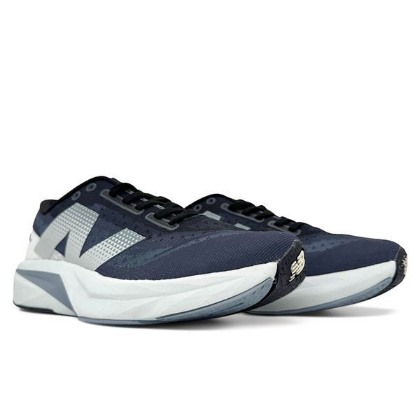 Кросівки чоловічі New Balance FuelCell Rebel v4 Graphite Black White MFCXLK4 фото