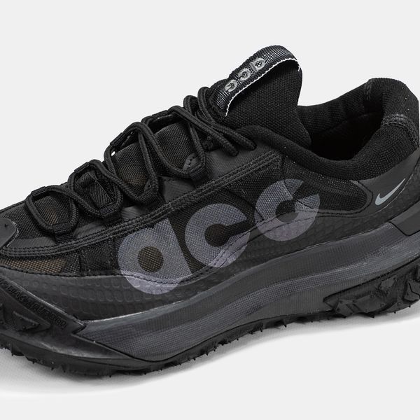 Кросівки чоловічі Nike Acg Mountain Fly 2 Low Triple Black DV7903-002 фото