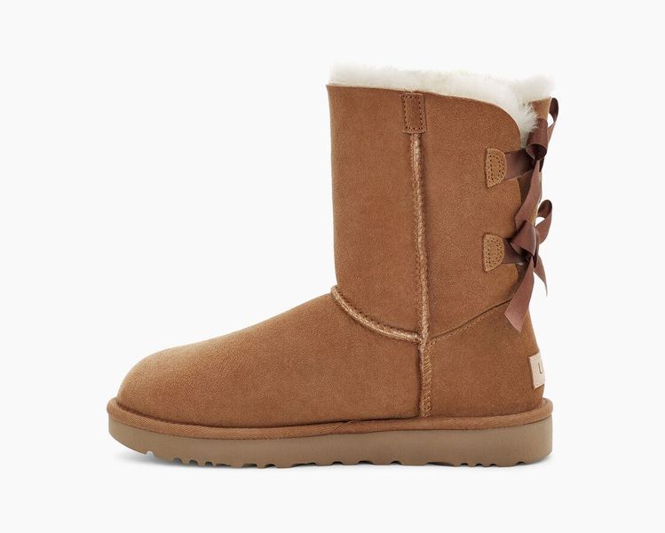 Уггі жіночі UGG Short Bailey Bow Classic 2 Chestnut 1016225-CHE фото