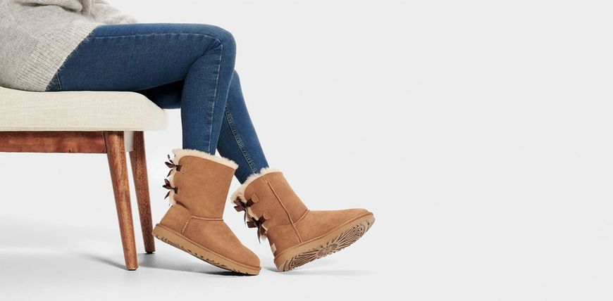 Угги женские UGG Short Bailey Bow Classic 2 Chestnut 1016225-CHE фото