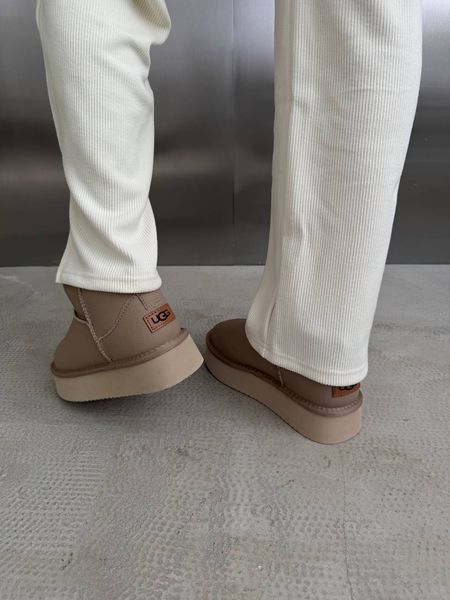 Жіночі Угі UGG Ultra Mini Platform Light Beige Leather 1049-LBG фото