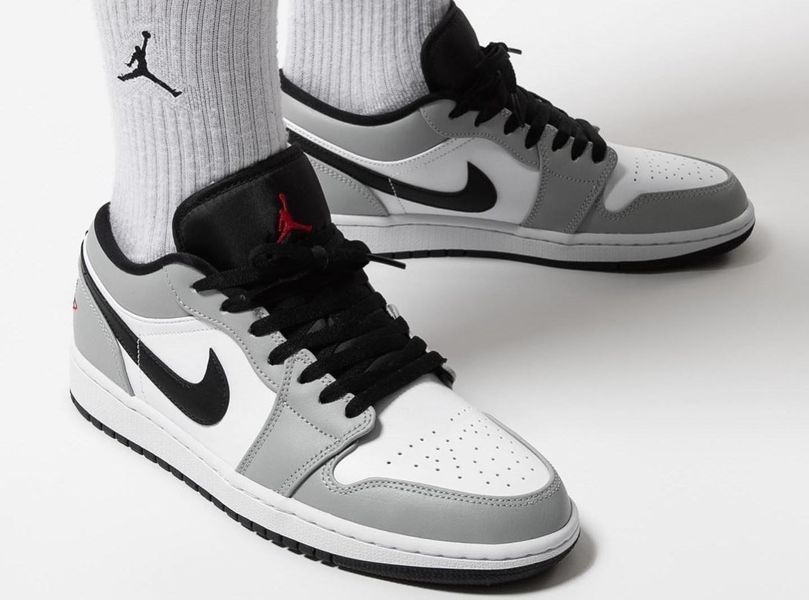Кросівки Air Jordan 1 Retro Low Light Smoke Grey 553558-030 фото