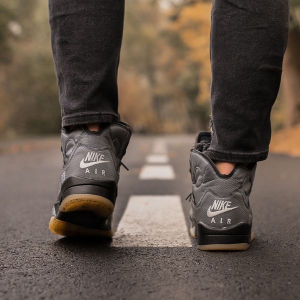 Кросівки Nike Air Jordan 5 Retro Off-White Black CV4827-001 фото